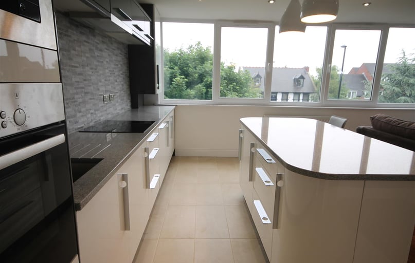 Lansdowne Terrace, Gosforth, Newcastle - Image 1